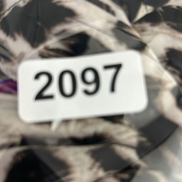 Chicos size one, medium, 3/4 sleeve abstract, animal, print pattern top - Picture 7 of 7